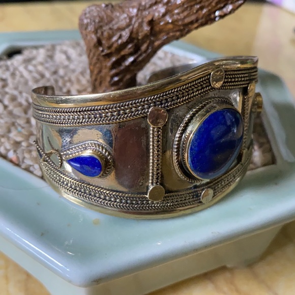 Antique lapis lazuli brass cuff - Picture 3 of 5